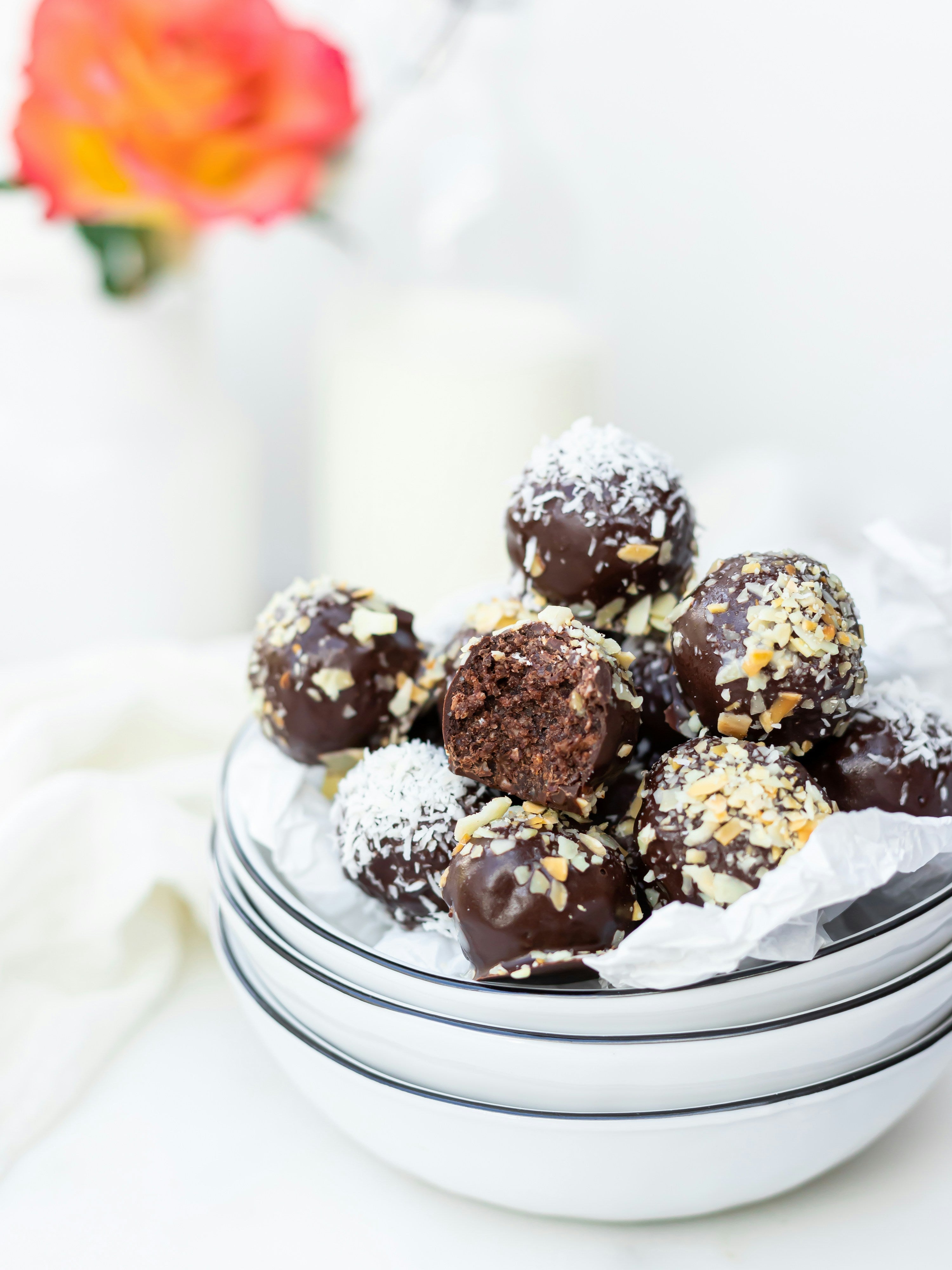 Recipe: Chocolate & Peanut Butter Bliss Balls